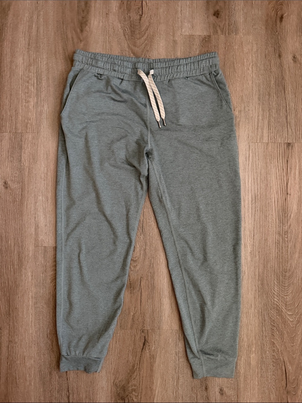 Vuori Women’s Heathered Jogger Sweatpants
